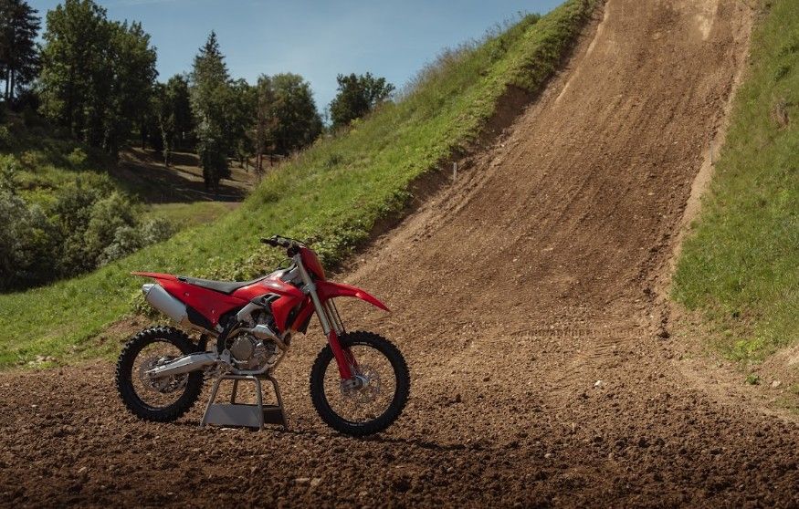 Ducati Desmo250 MX Meluncur: Motor Trail 250cc Berjiwa Balap, Fiturnya Bukan Kaleng-kaleng!