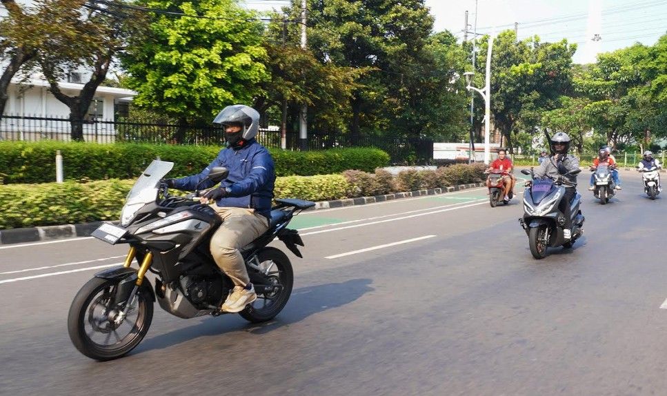 Jangan Asal Nyerobot Saat Jalanan Padat! Ini 5 Tips #Cari_Aman Berkendara Ala Wahana Honda