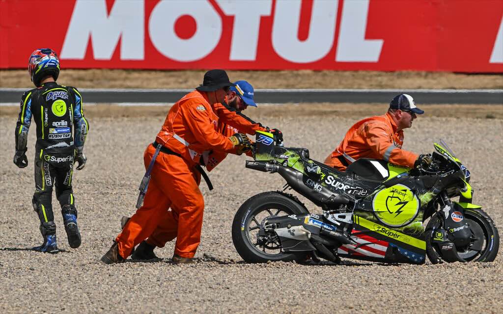 Kehilangan 20 Poin, Ai Ogura Ungkap Penyebab Kecelakaan MotoGP Inggris 2026