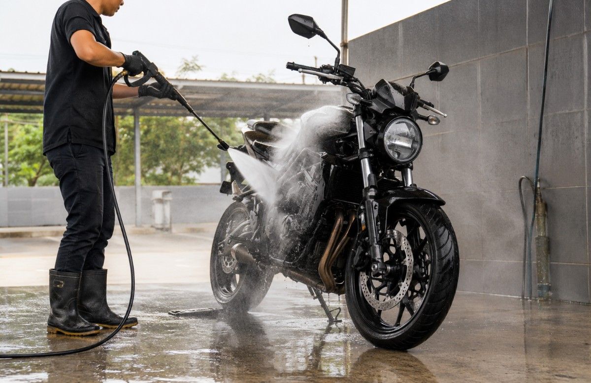 Motor Habis Dicuci Muncul Bunyi Aneh, Waspadai Air Masuk Akibat Asal Semprot