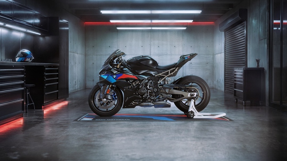 Hadir dengan Tampilan Agresif BMW Motorrad Perbarui Superbike S1000RR Model 2027