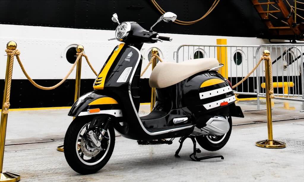 Vespa Luncurkan Edisi Khusus Amerigo Vespucci, Terinspirasi Kapal Legendaris Italia