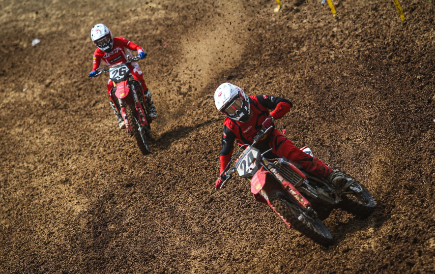 Kualifikasi Kejurnas Motocross 2026 Round 5: Diva Ismayana Finish P2, Hilman Maksum Ke-3