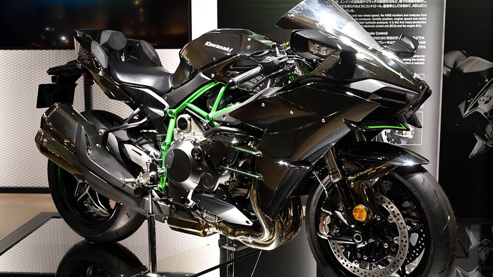 Kawasaki Ninja H2R: Monster Kecepatan 300+ Km/Jam yang Bikin Superbike Biasa Terlihat Jinak