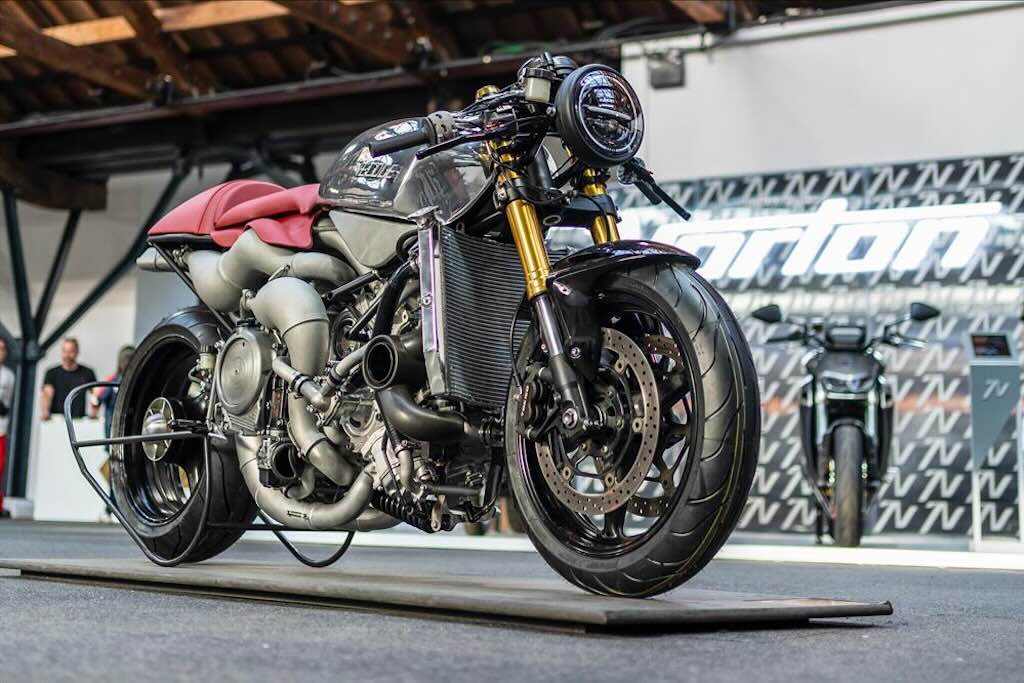 Veloce Aperion, Motor Dua Tak 1.000cc Delapan Silinder yang Bertenaga
