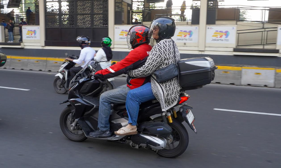 Simak! Ini 5 Posisi Berkendara Motor yang Benar Biar Enggak Gampang Pegal dan Tetap Aman