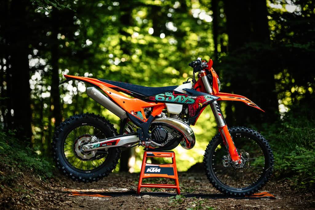 KTM EXC 6DAYS 2027 Hadir dengan Livery Spesial dan Komponen Siap Balap