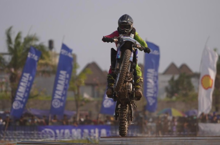 Ratusan Starter Sukseskan Shell BLU CRU Yamaha Enduro Challenge 2026 di Sidoarjo