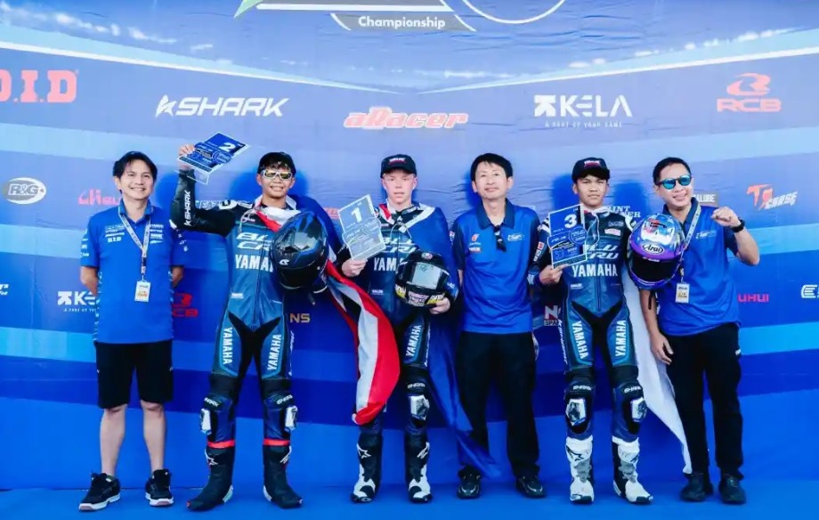 Dua Pembalap Yamaha Racing Indonesia Bikin Kejutan di R3 BLU CRU Asia-Pacific Mandalika 2026