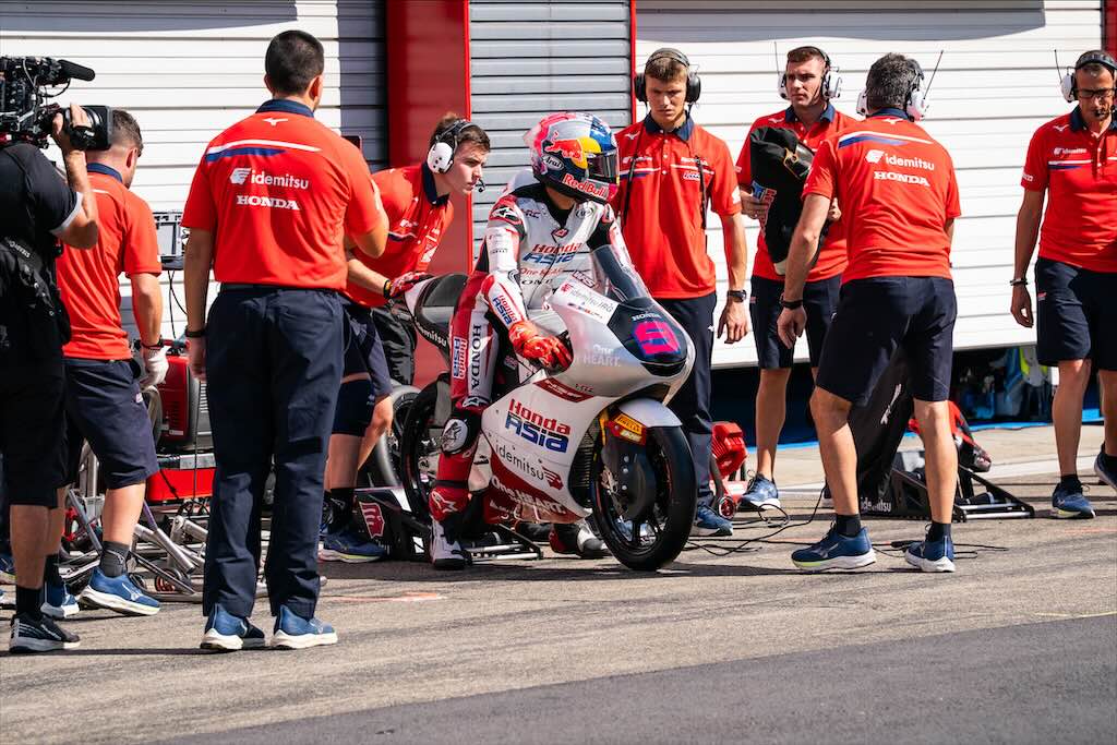 Veda Ega Pratama Alami Kecelakaan High-Side di Q2, Start P18 Moto3 Jepang 2026