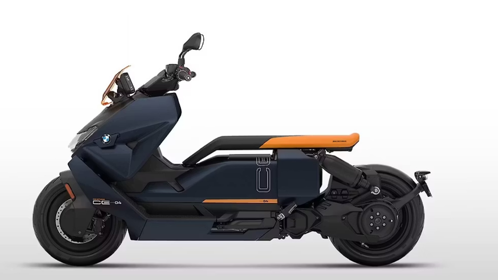 BMW CE 04 2026: Skuter Listrik Futuristik yang Bikin Semua Mata Auto Menoleh, Performa Setara Motor Premium!