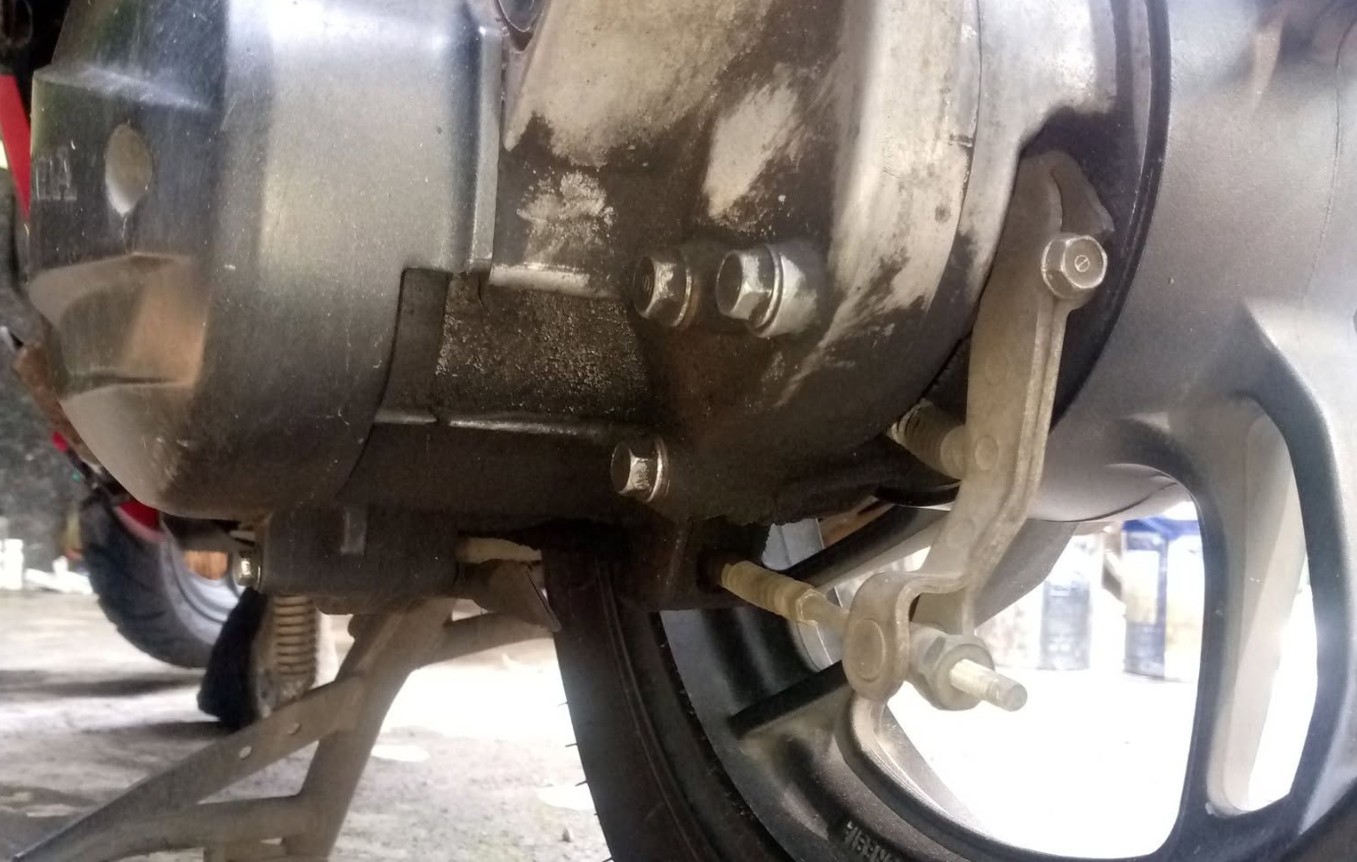 Terbongkar! Ternyata Satu Indikator Sederhana Ini Bisa Menunjukkan Kampas Rem Teromol Motor Sudah Aus