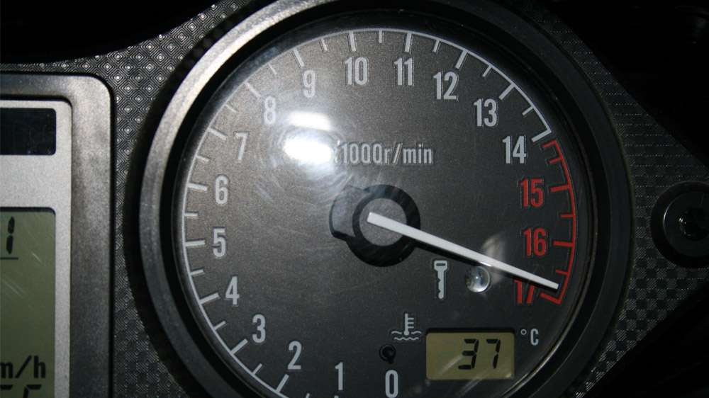 Mengenal Arti dan Fungsi Redline pada RPM Motor