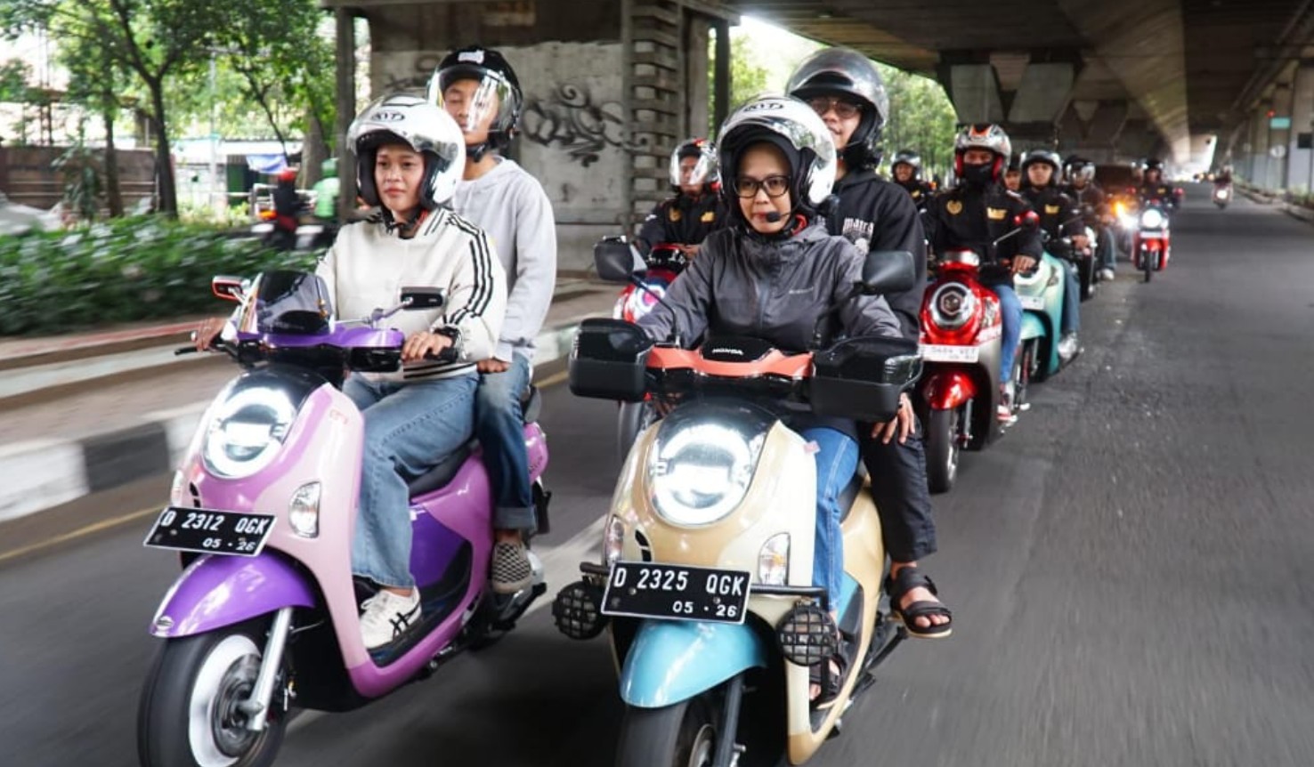 OOTD Kece! Intip Keseruan Komunitas Honda Scoopy Bandung Tampil Retro