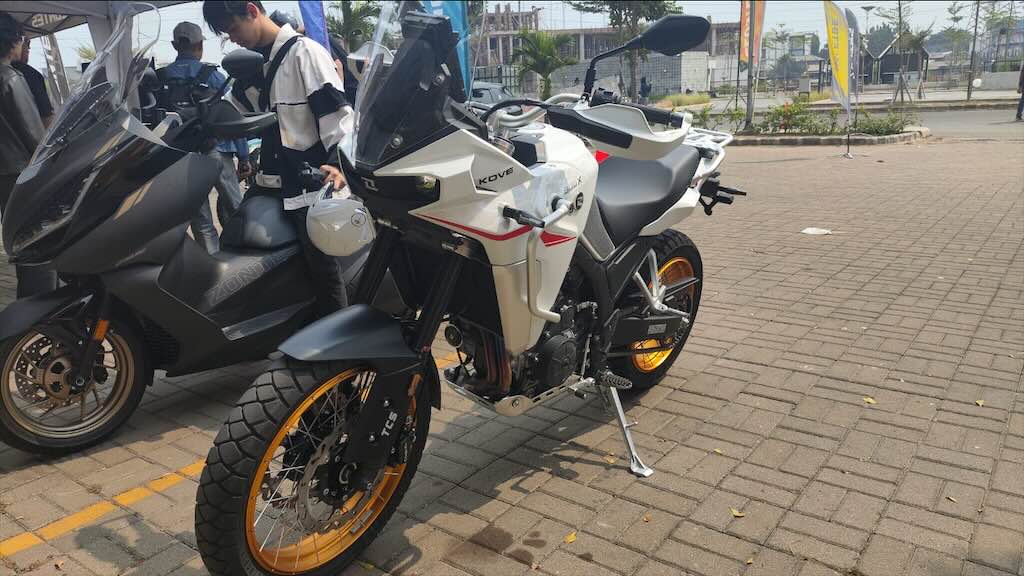 First Impression KOVE 800X Moge Adventure 800cc yang Lincah, Ringan dan Mudah Dikendalikan