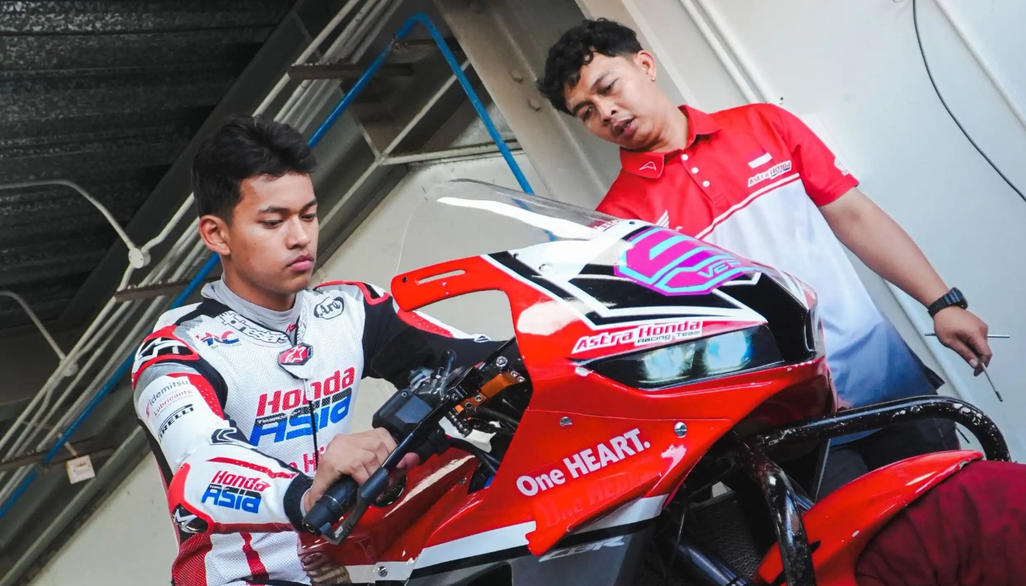 MotoGP Indonesia 2026 Semakin Dekat, Mario Aji dan Veda Pratama Jalani Latihan di Mandalika