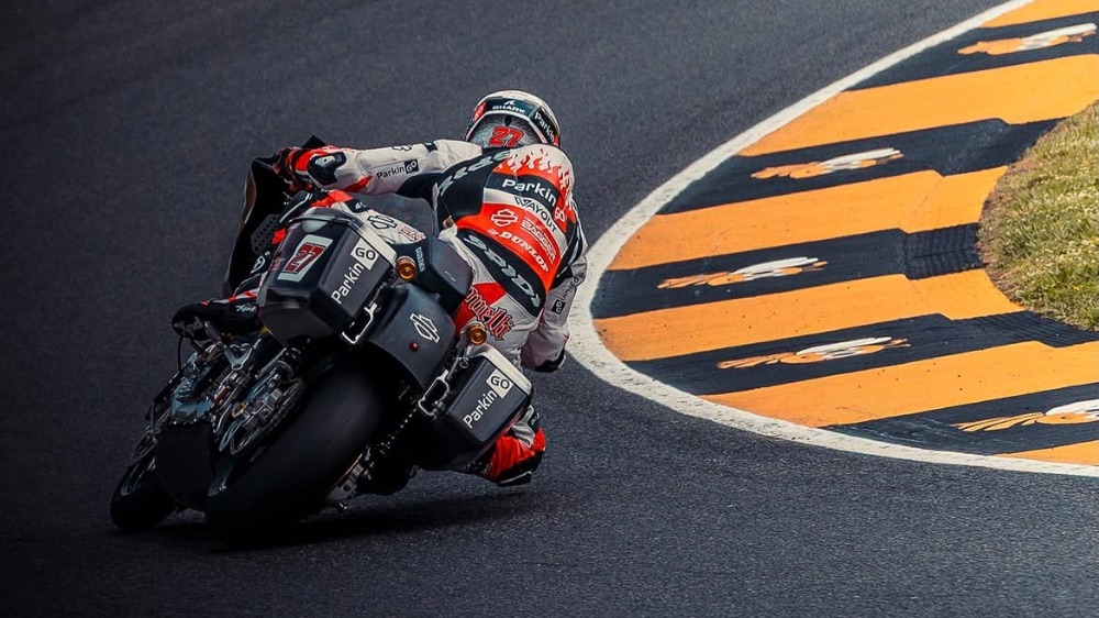 Mantan Pembalap MotoGP Bradley Smith Jadi Wildcard Harley-Davidson Bagger World Cup di Silverstone