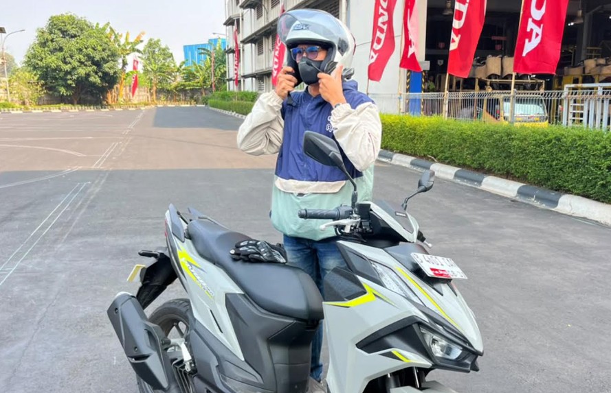 Abu Vulkanik Bikin Jalan Licin dan Pandangan Buram, Ini Tips Aman Buat Pengendara Motor