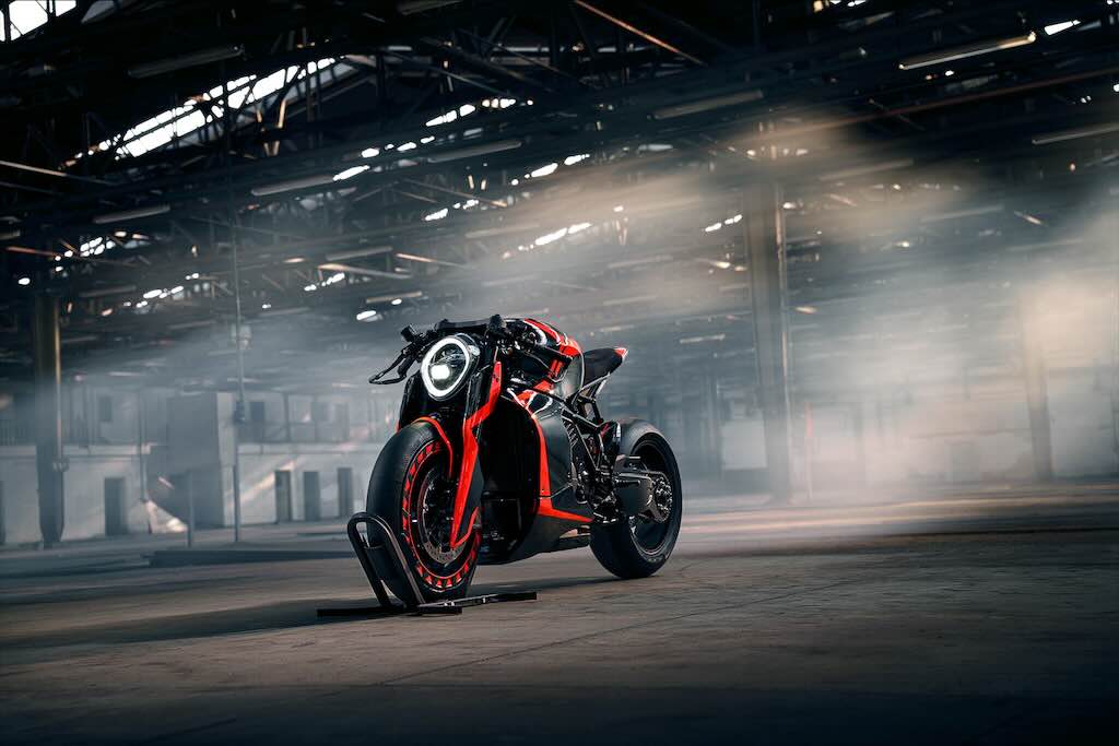 Gunakan Mesin KTM 1301cc, Diamond Atelier Luncurkan Hyperbike Bertenaga 205 HP