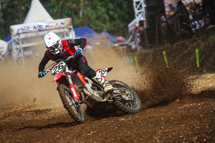 Pimpin Klasemen Sementara, Diva Ismayana Jaga Peluang Juara Nasional Kejurnas Motocross 2026