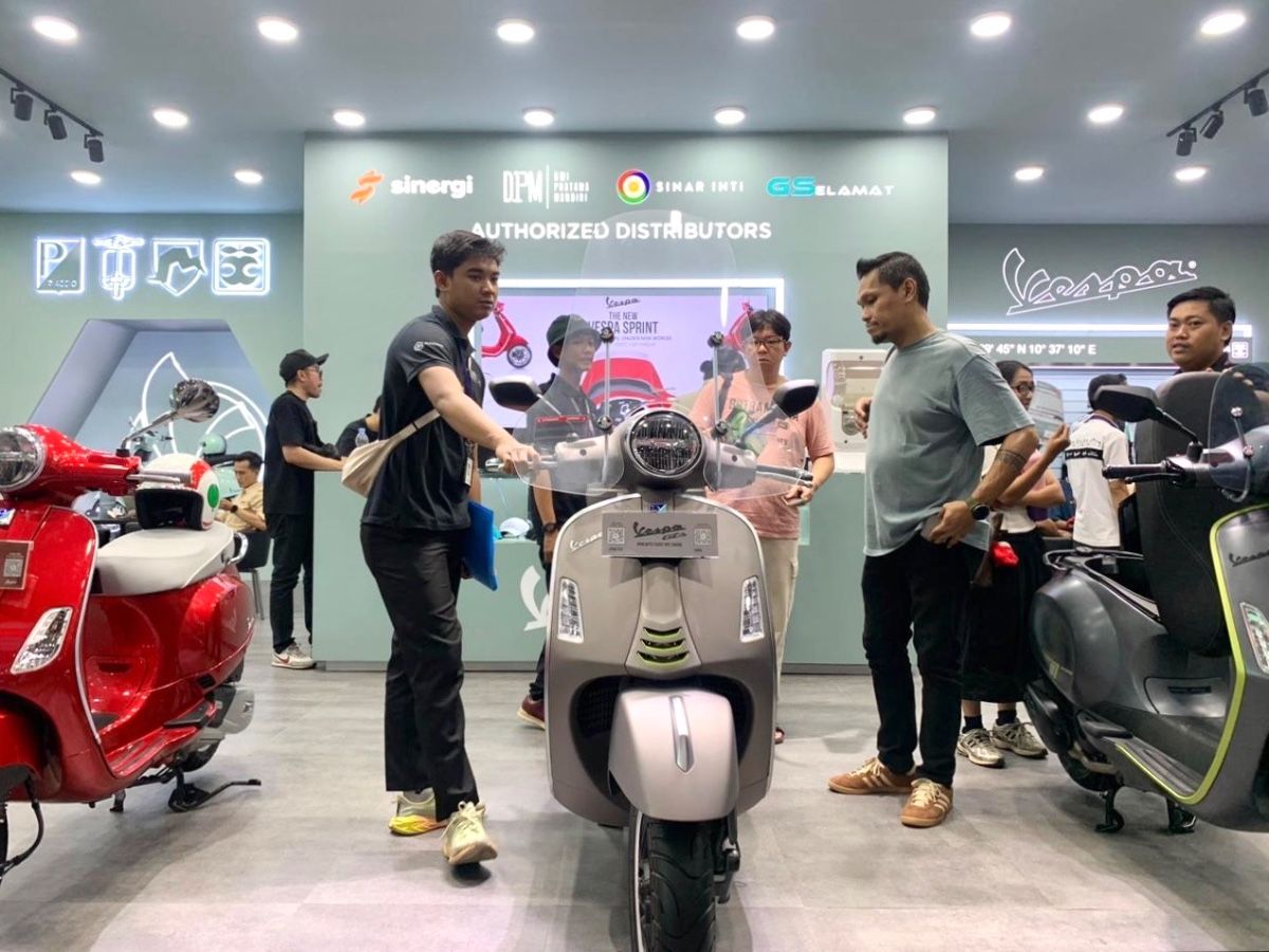 Booth Vespa di Jakarta Fair 2026 Banjir Promo, Ada Lini Baru Vespa Sprint 180cc!