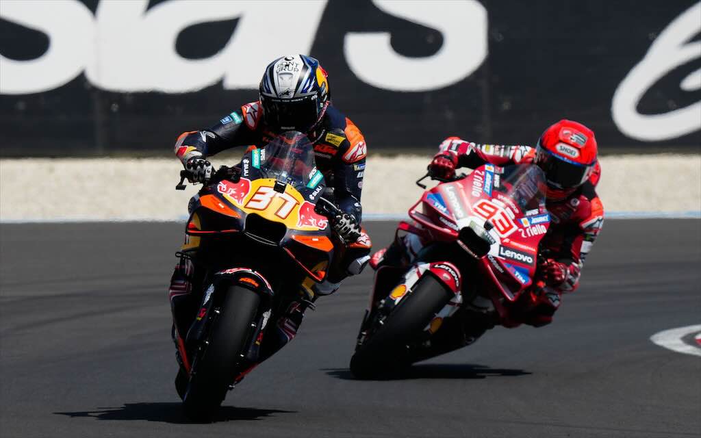 Cetak Kemenangan Ke-100, Marc Marquez Kuasai MotoGP Hungaria Di Tengah Drama Tabrakan Karambol!