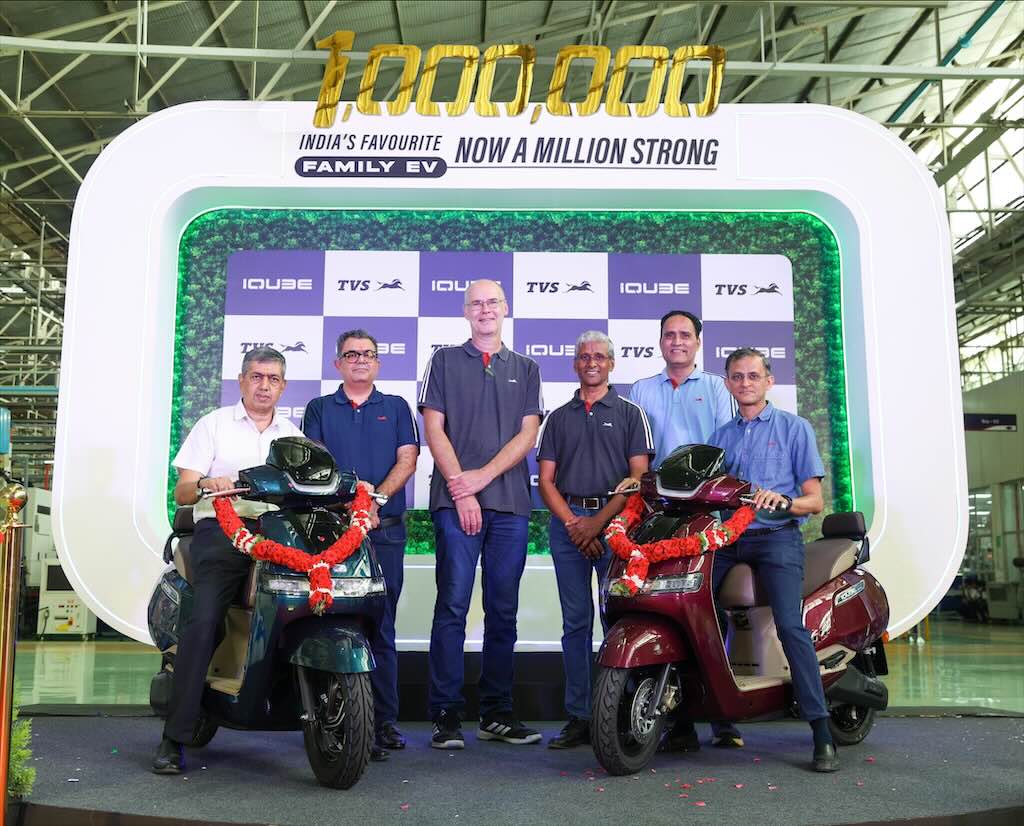 TVS iQube Tembus Produksi 1 Juta Unit di India, Jadi Skuter Listrik Terpopuler