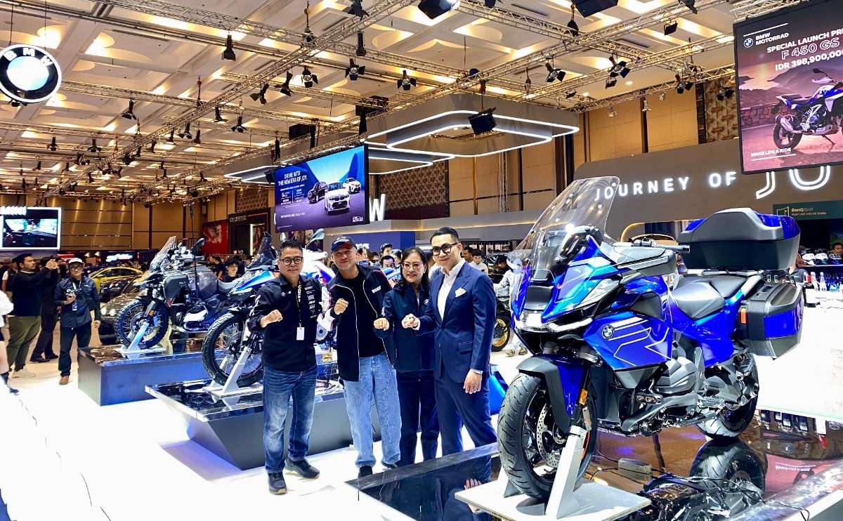 BMW Motorrad Rilis F 450 GS dan R 1300 RT di GIIAS 2026, Ada Harga Spesial!