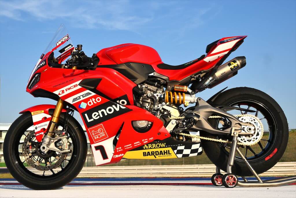 Lenovo Gunakan AI untuk Membantu Pembalap Muda Ducati Tingkatkan Performa Balap