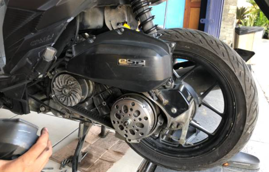Pasang Kampas Ganda Aftermarket Buat Motor Matic Harian, Pilih yang Empuk atau Racing?