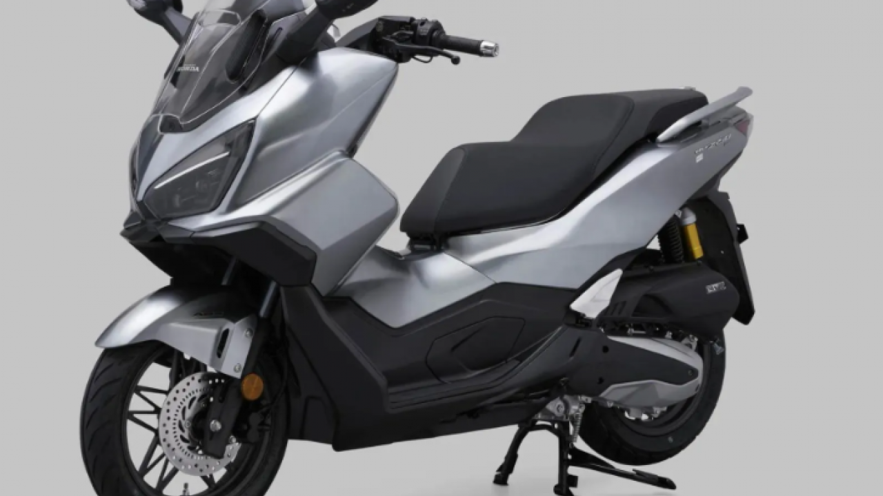 Motor Mirip Honda Forza Ini Resmi Meluncur di China, Bawa Mesin 150cc