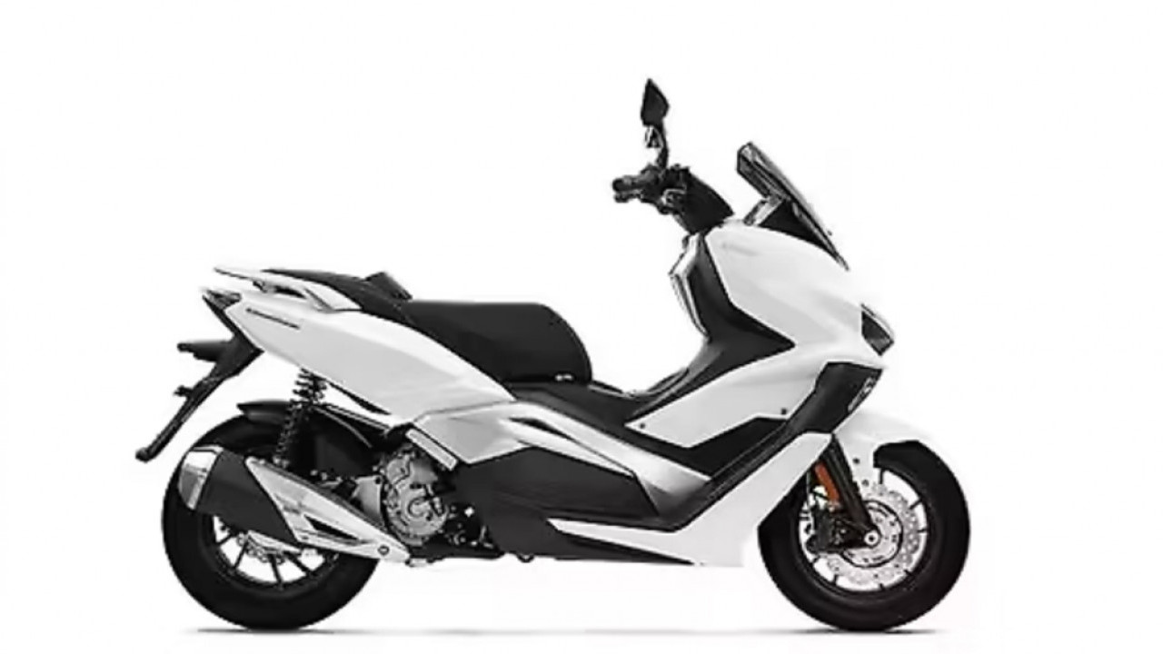 Keeway Vieste 300 2026 Bisa Jadi Ancaman XMAX dan ADV? Maxi Scooter China Ini Bikin Penasaran Bikers