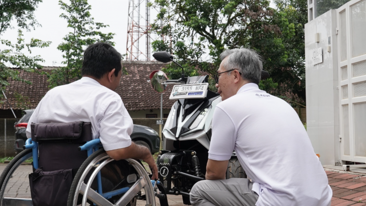 Rayakan Hari Guru Nasional, ALVA Beri Apresiasi Dosen Penyandang Disabilitas Pengguna CERVO Roda Tiga