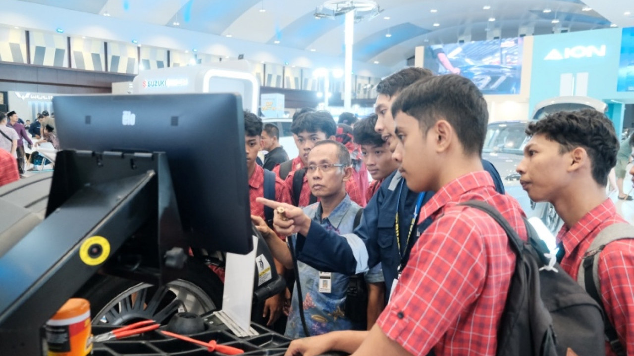 GIIAS Semarang 2024 Edukasi Ratusan Pelajar Lewat Kegiatan Education Day 