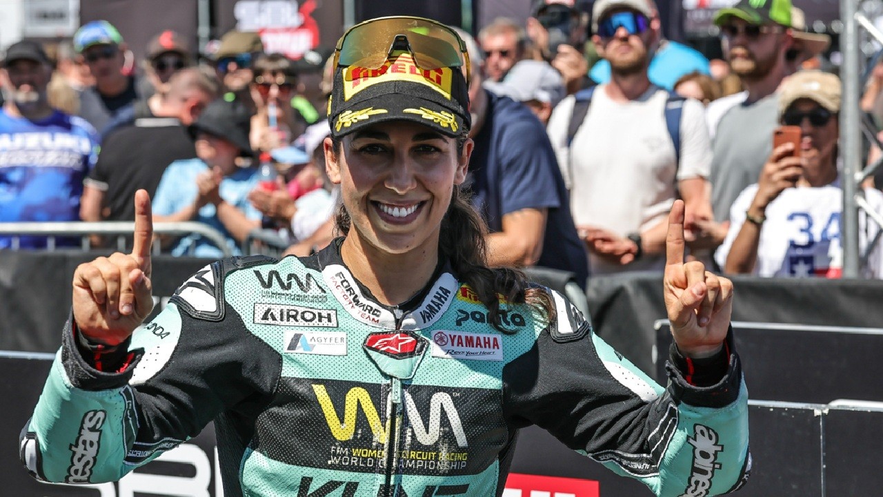 Ketatnya Duel Pembalap Wanita Race 1 WorldWCR Inggris 2025, Maria Herrera Unggul Sekian Detik!