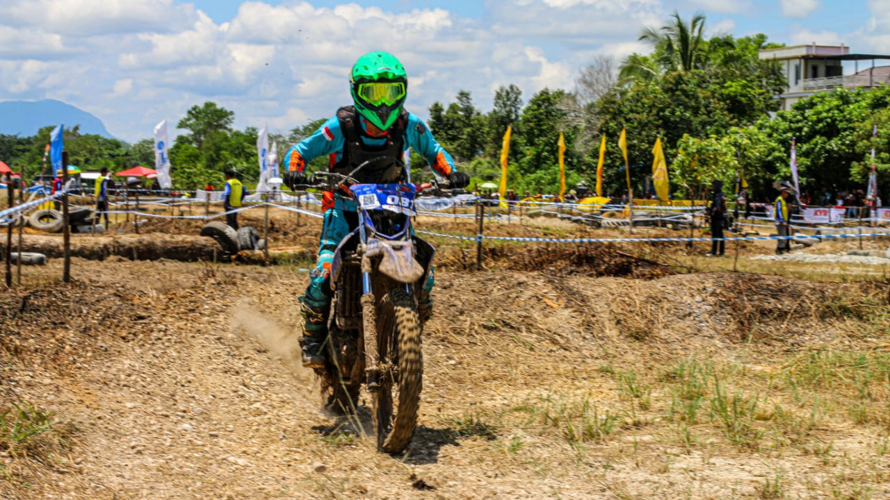 Konsumen Yamaha Ikut Jadi Peserta di Balap Yamaha Enduro Challenge 2024 di Kalimantan