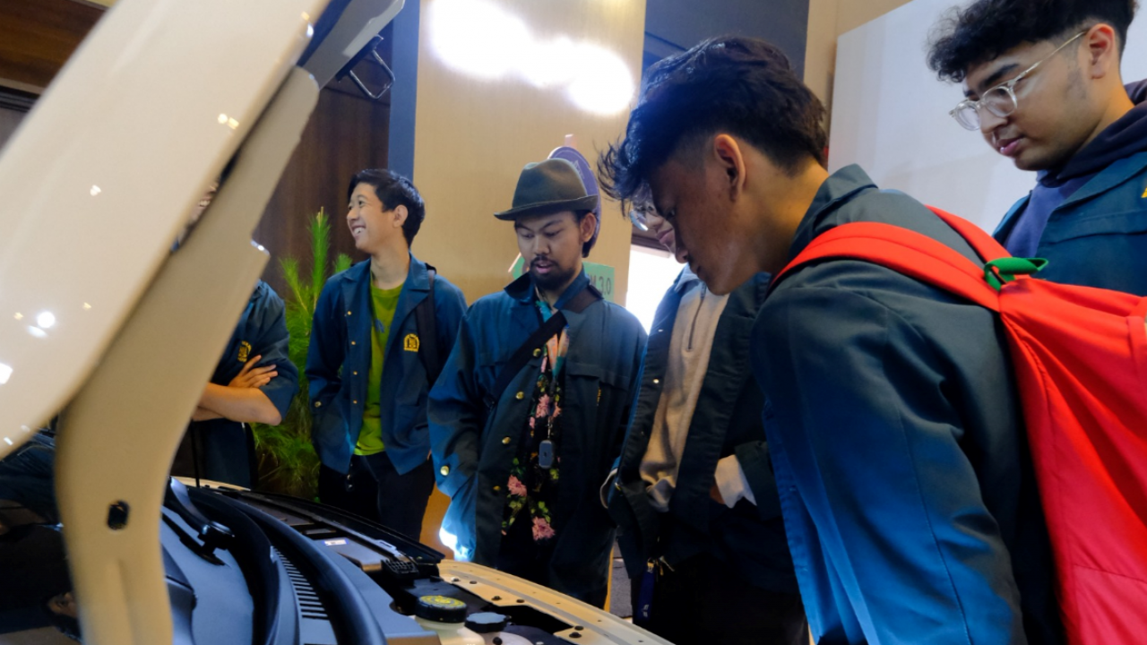 GIIAS Bandung 2025 Ajak Ratusan Pelajar & Mahasiswa Belajar Otomotif Lewat Education Day