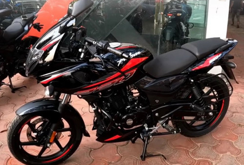 Bajaj Pulsar 220F Muncul Lagi, Kok Tampangnya Nggak Ganti!