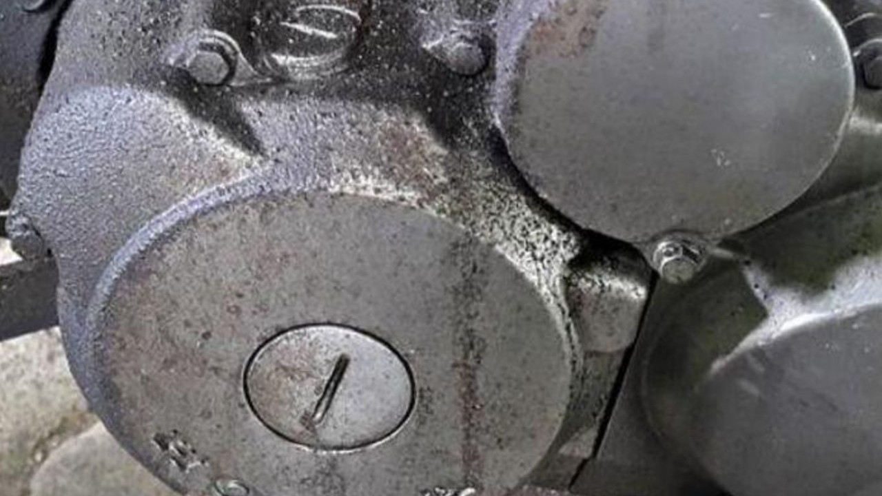 Waspada! Oli Rembes Bisa Bikin Tarikan Motor Melemah, Ini Area yang Perlu Dicek 