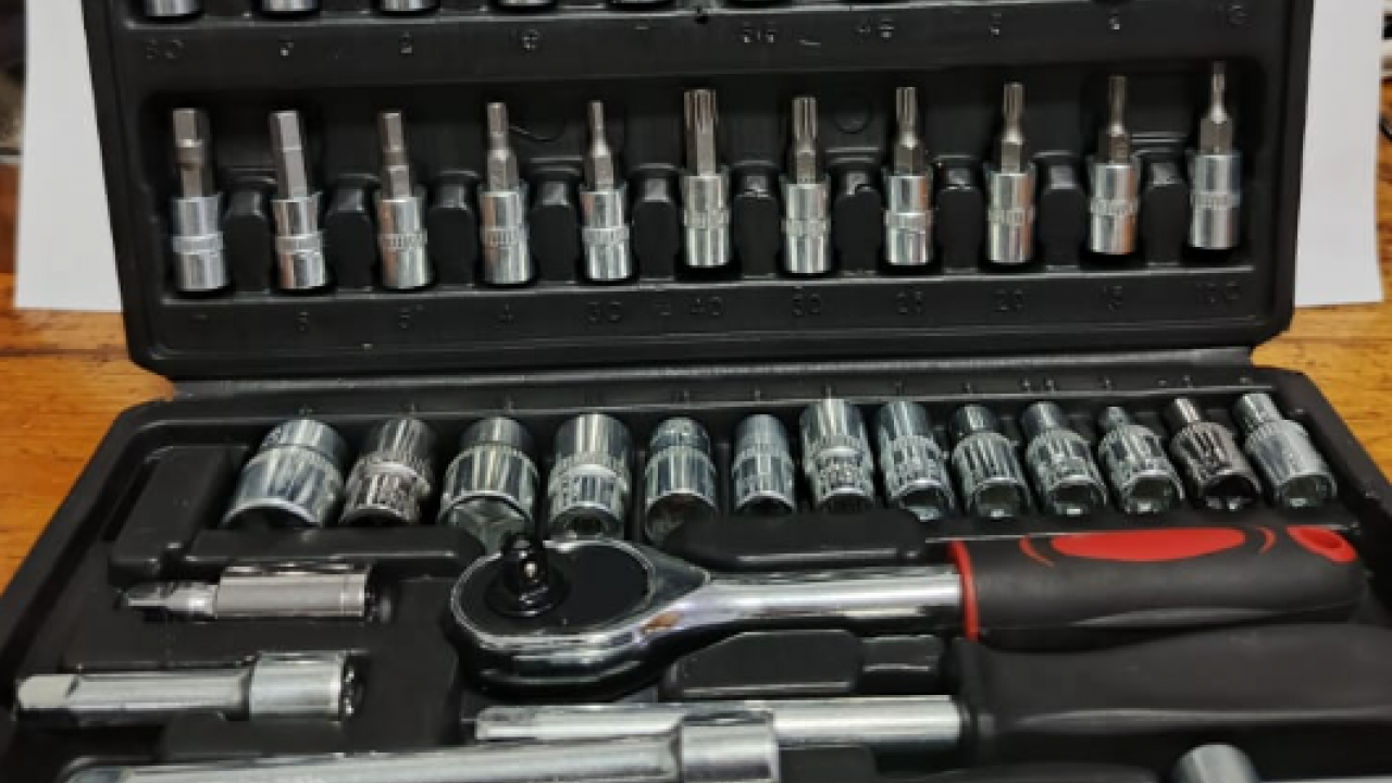 Paket 1 Set Kunci Sok 46 Piece Dr. Socket Set, Praktis dan Kuat