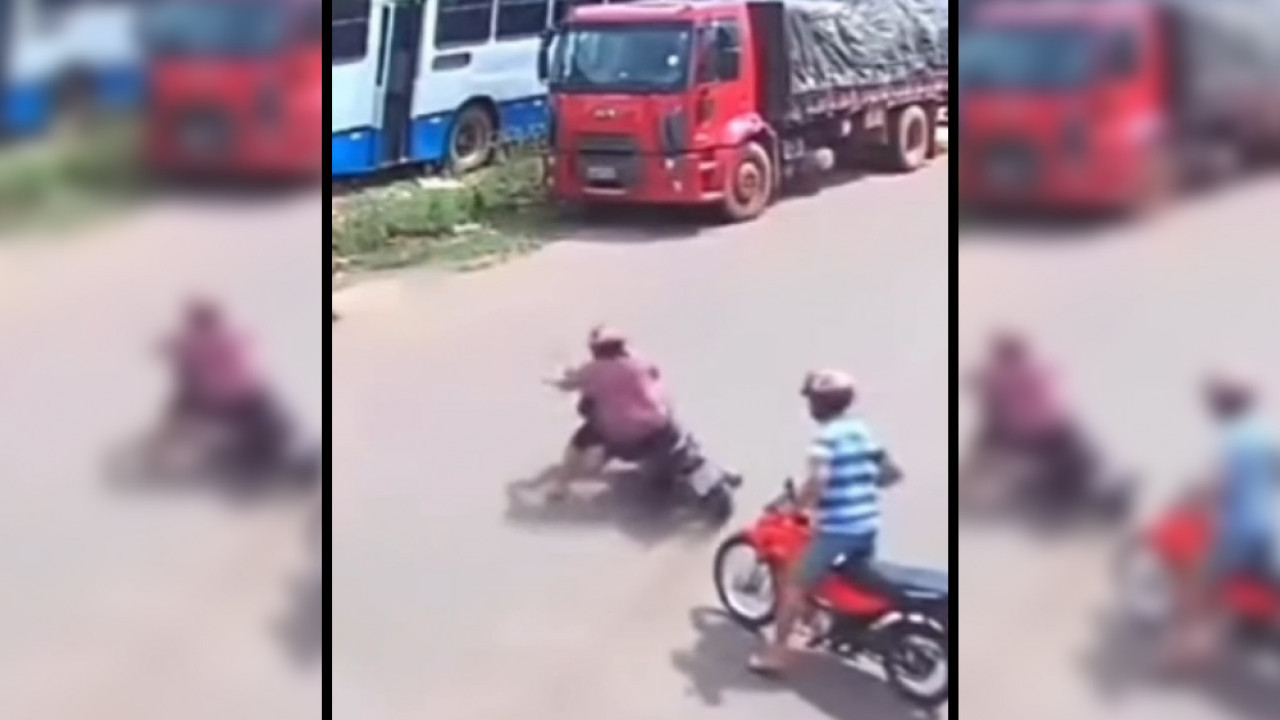 Nyaris Buat Tabrakan Beruntun, Sang Penguasa Jalan 'Emak-emak' Lakukan Drift untuk Menghindar