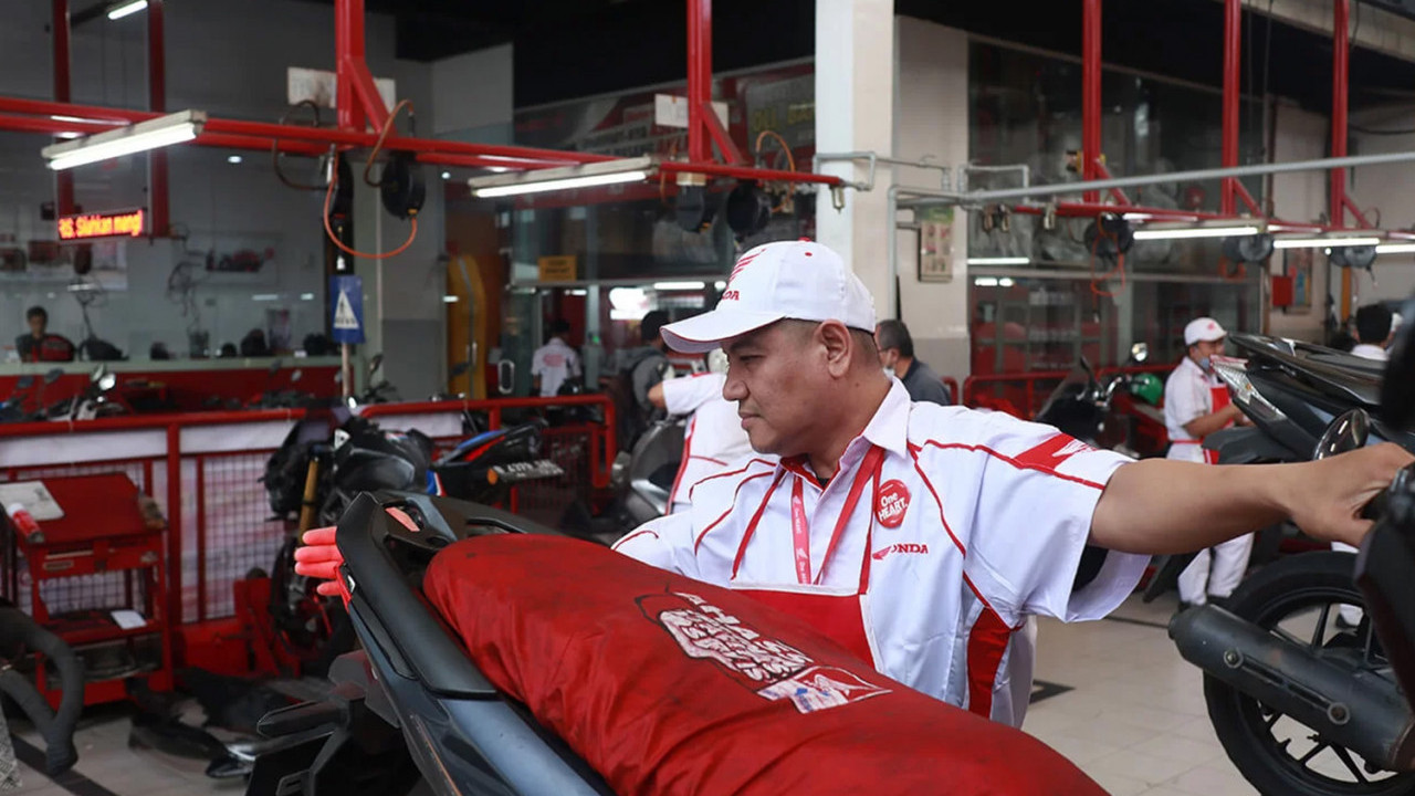 Jangan Langsung Ganti Aki! Ternyata Ini Penyebab Lampu Motor Tiba-Tiba Mati