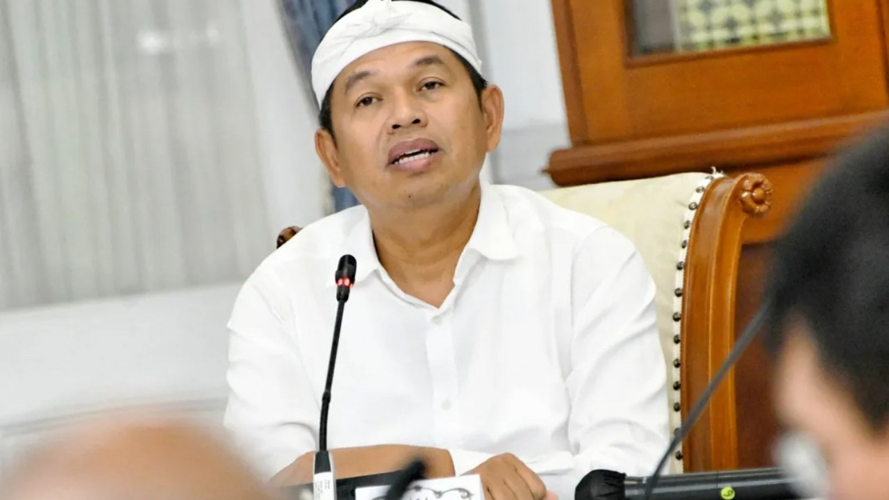 Viral Pungli Pajak Rp 700 Ribu, Dedi Mulyadi Tegaskan Bayar Pajak Kendaraan Cukup Bawa STNK