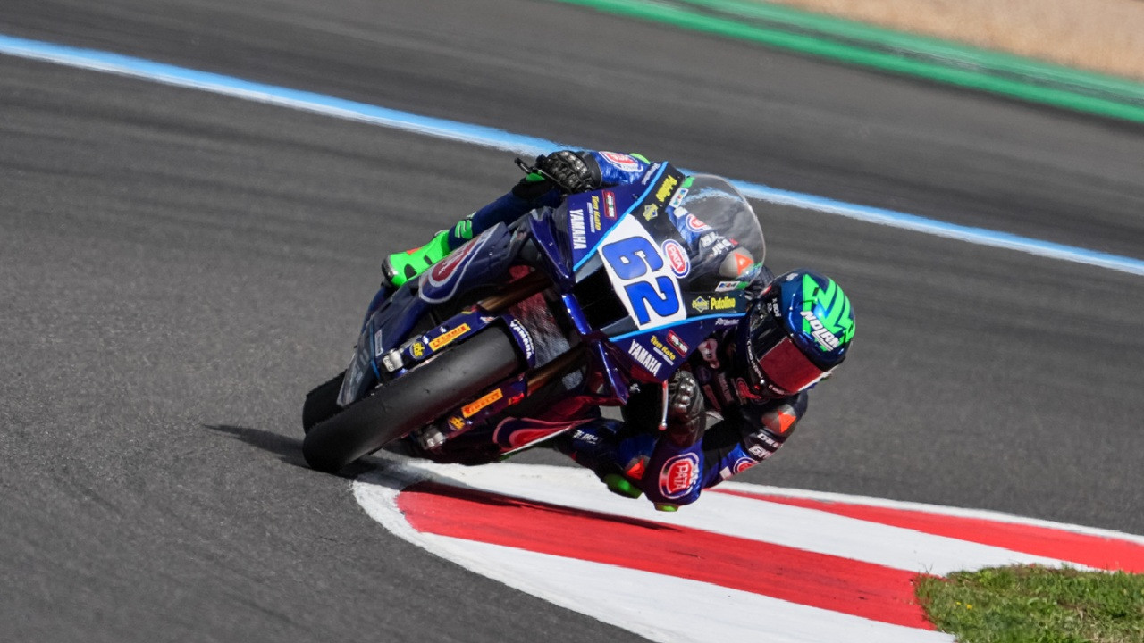 Stefano Manzi Menang Dramatis di Race 1 WorldSSP Prancis 2025, Can Oncu Kedua