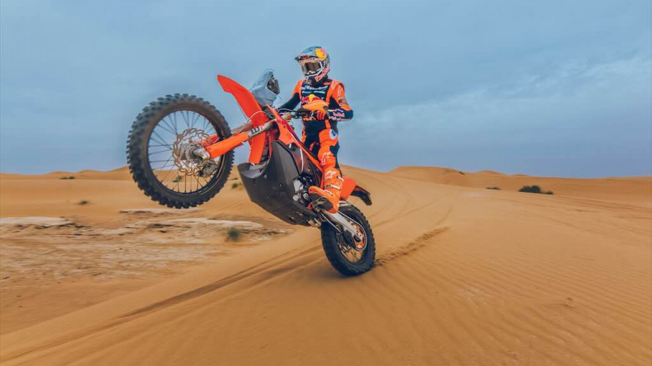 KTM 450 Rally Replica 2027 Meluncur dengan Teknologi Dakar, Diproduksi dalam Jumlah Terbatas