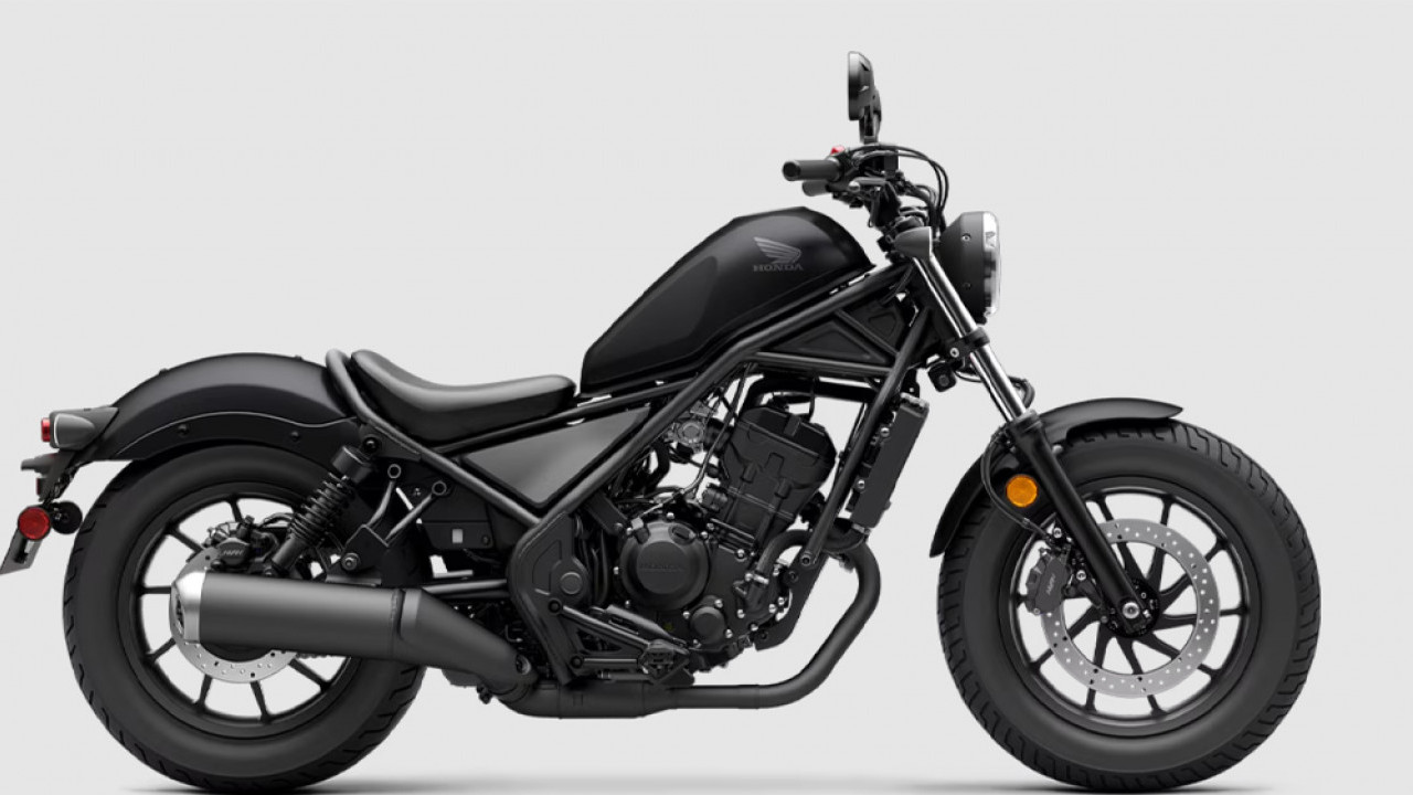 Honda CM300: Cruiser Minimalis Honda yang Simpel Tapi Bikin Ganteng di Jalan