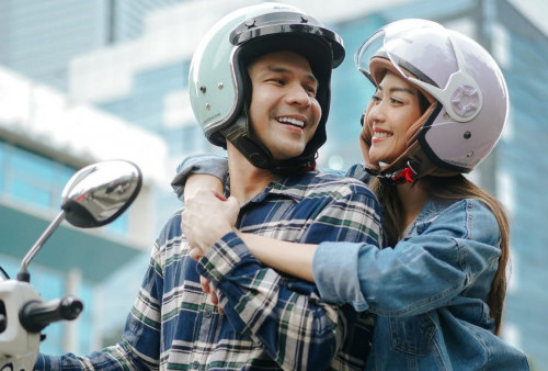 Cargloss Gandeng Ijonk dan Ririn, Hadirkan Helm Trendy Untuk Riding Bareng Orang Terdekat