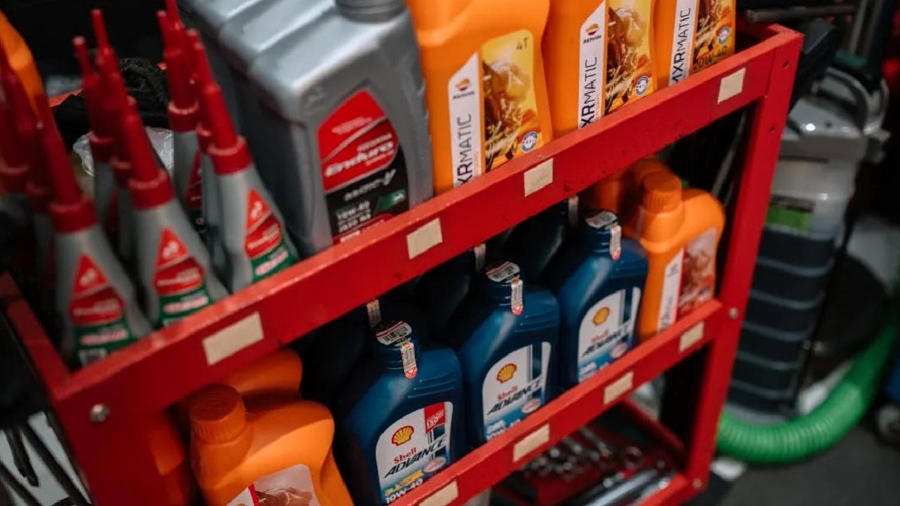 Masih Bingung Pilih Oli Motor Matic? Ketahui Dulu Makna Kode di Kemasan Oli