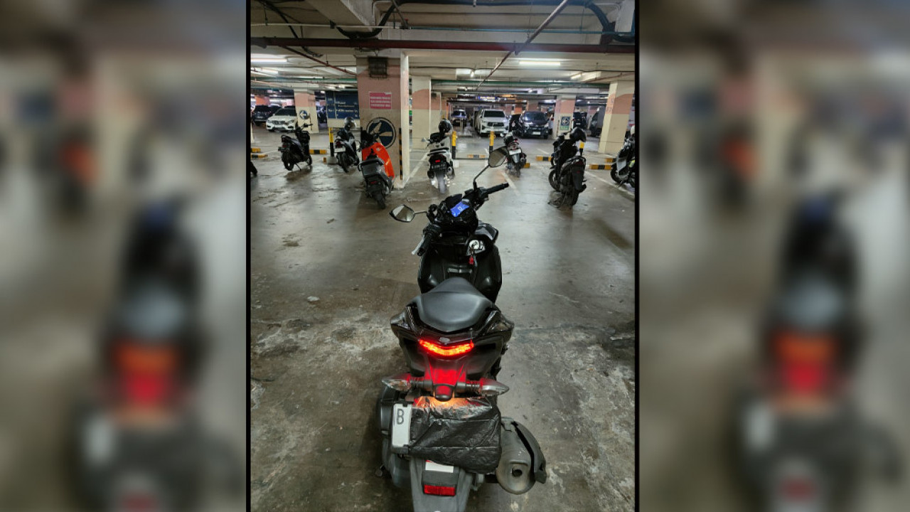 Tutup Plat Nomor Motor Bisa Kena Tilang! Ini Sanksi dan Risikonya
