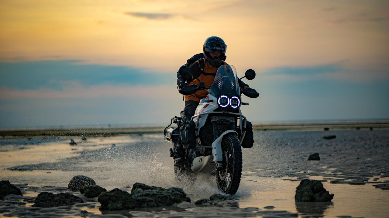 Eksotisme Sumba Bersama Ducati DesertX: Laguna Waikuri hingga Desa Rotenggaro